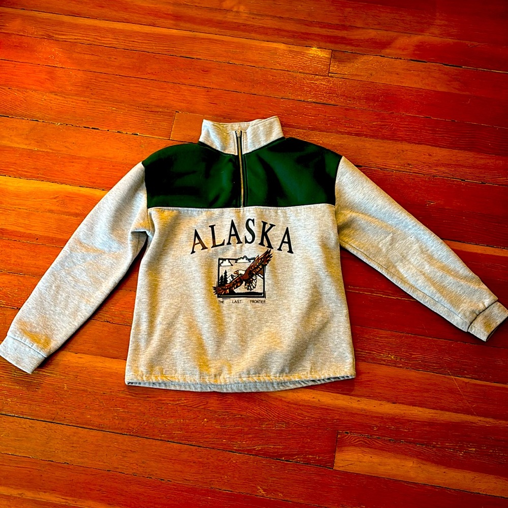 Women’s small Alaska sweatshirt with collar, 3/4 zip, oversized